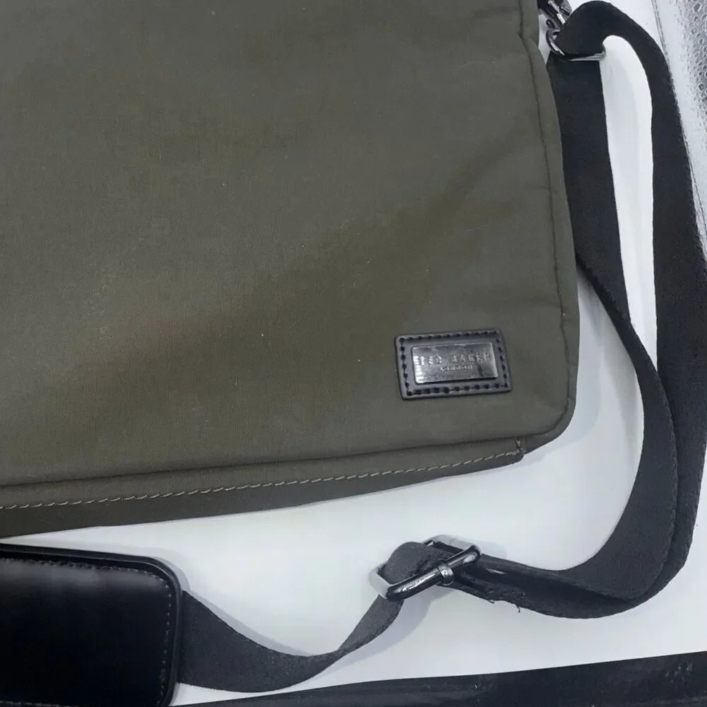 TED BAKER LONDON Dark Green Trevoir Messenger Laptop Document Bag